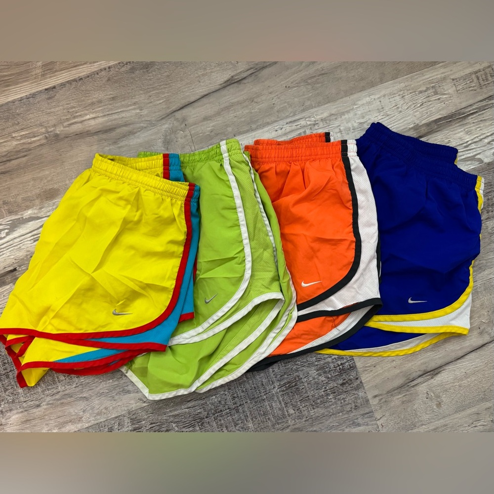 Nike Women's Dri-FIT Tempo Mid-Rise Brief-Lined Running Shorts- SIZE LARGE